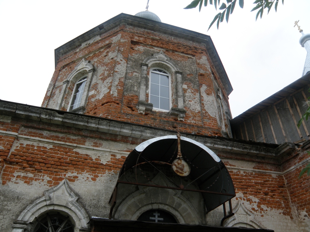 Храм Казанской иконы Божией Матери в д. Грайвороны начало восстановления 2009 год