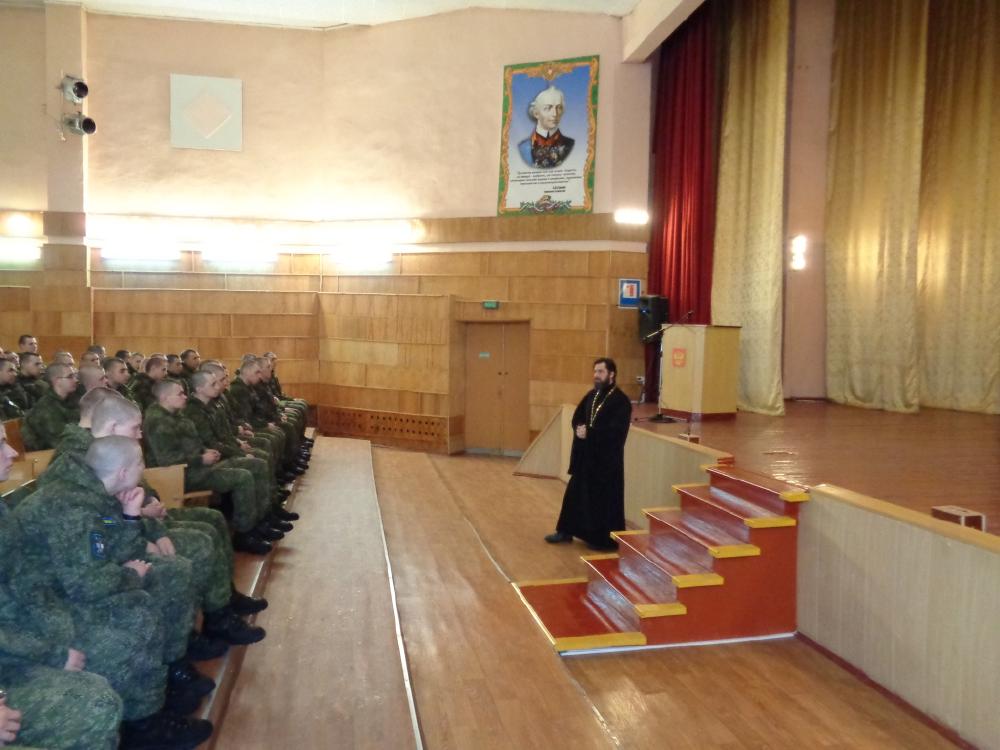 Беседа в войсковой части и солдатская поездка в храм