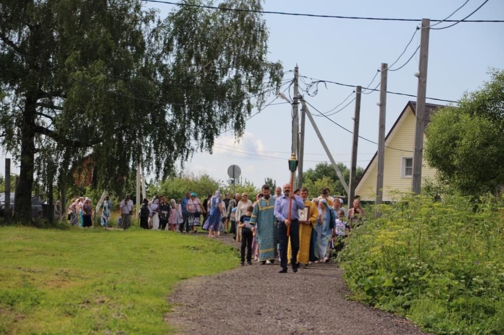 Престольный праздник Казанского храма д. Грайвороны