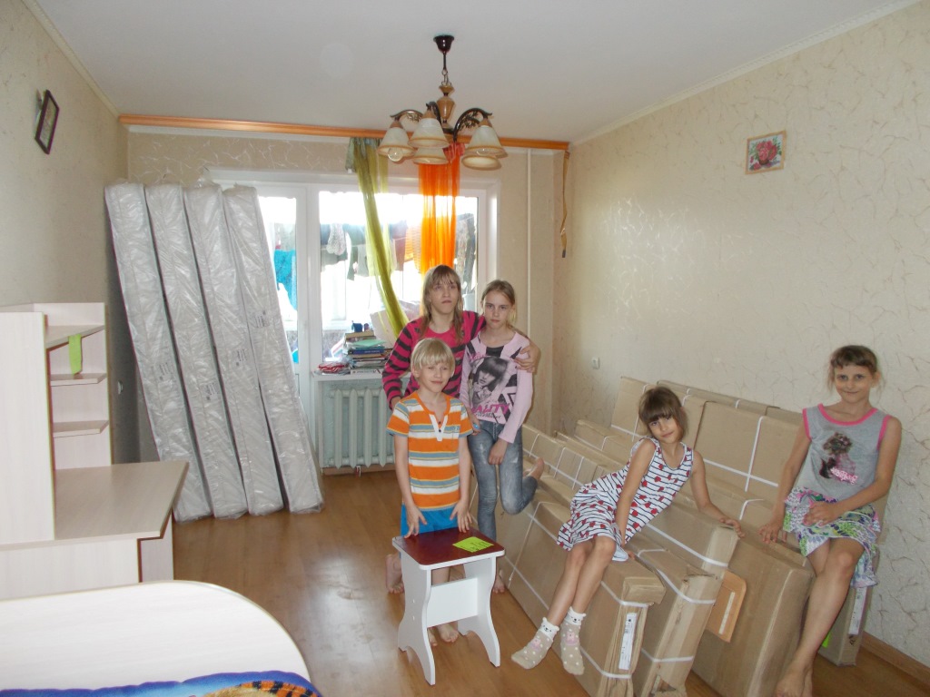 Приобретение мебели для многодетной семьи Сочаловых