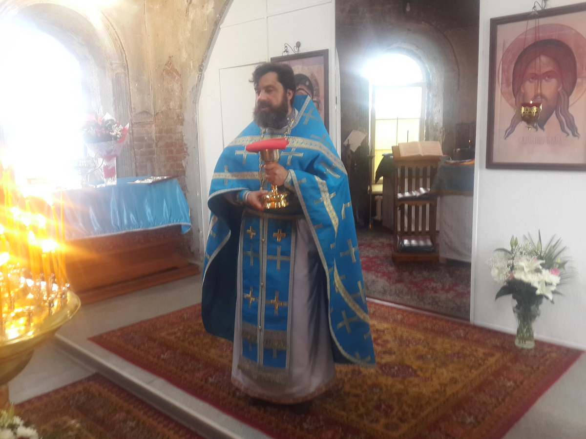 Престольный праздник Казанского храма д. Грайвороны