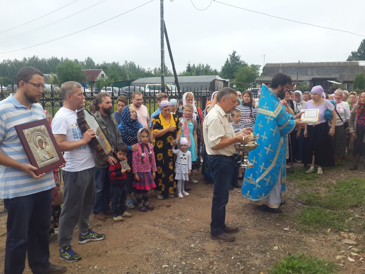 Престольный праздник Казанского храма д. Грайвороны
