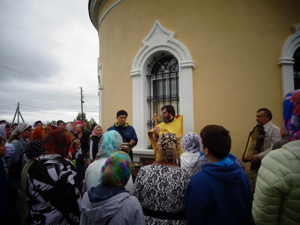Престольный праздник в Казанском храме деревни Грайвороны