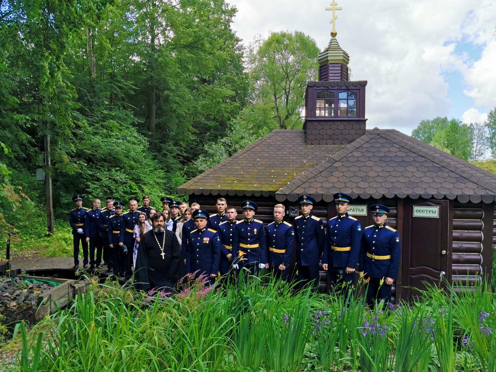 Гости на приходе Казанского храма села Грайвороны