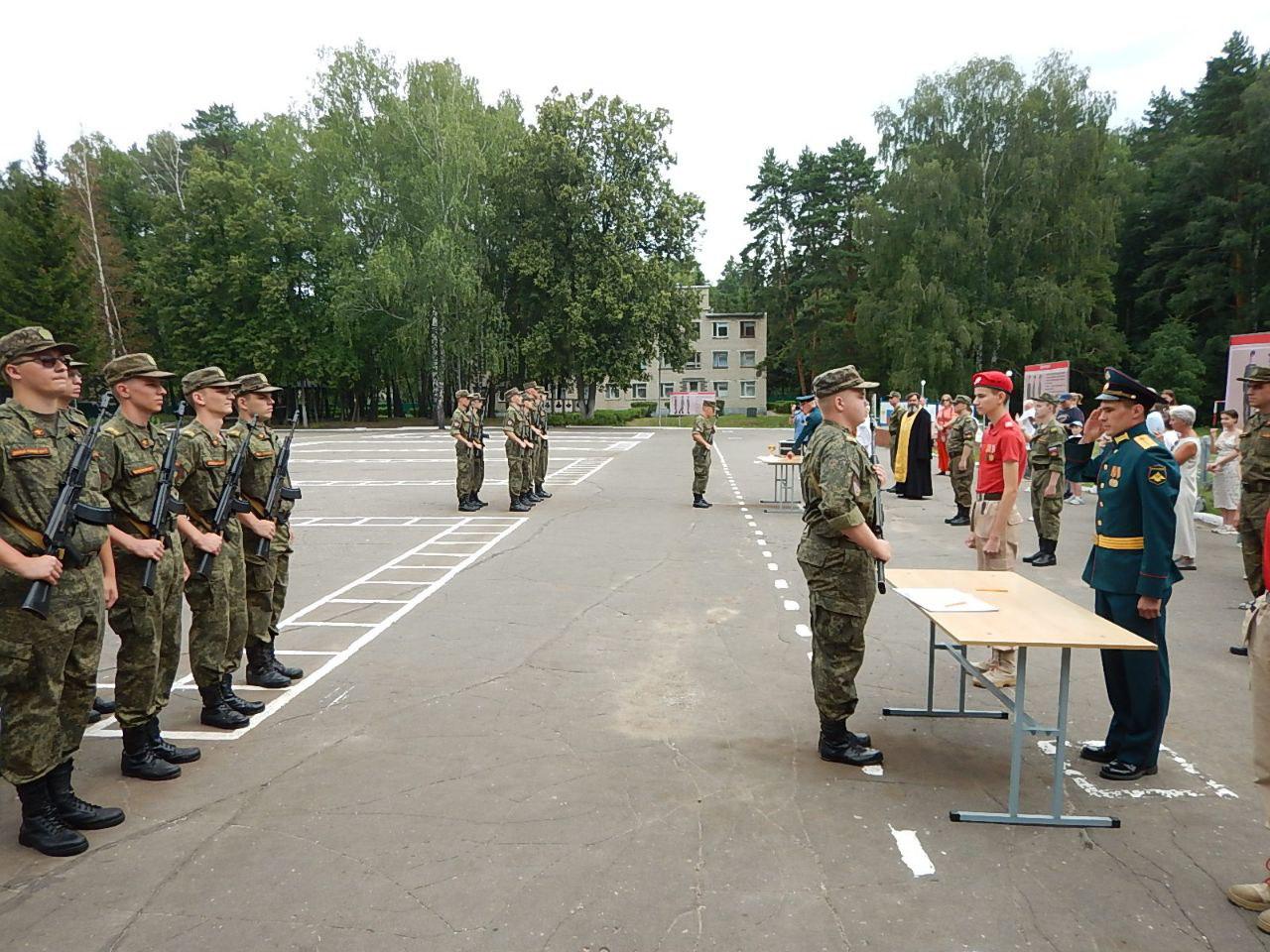 Присяга студентов Рязанского радиотехнического института.
