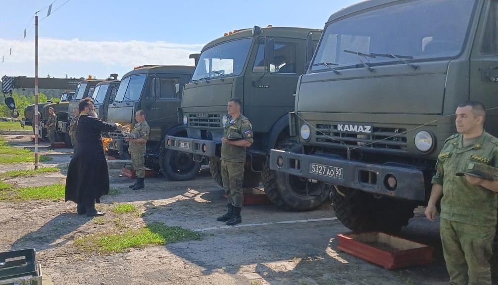 Освещение техники и беседа в войсковой части.