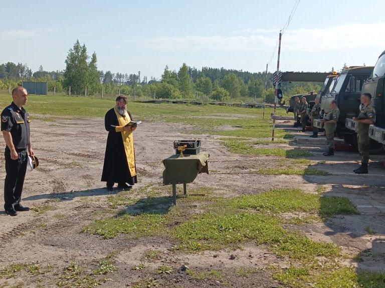 Освещение техники и беседа в войсковой части.