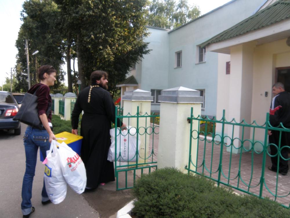 Подарки и сладости от "Дари добро"