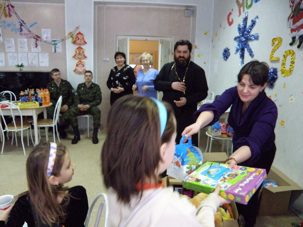 Рождественские поздравления для воспитанников детских домов