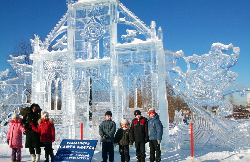 Поездки на праздничную программу "В гостях у Деда Мороза и Санта-Клауса"