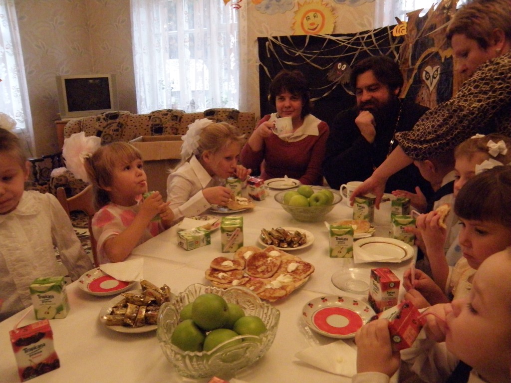 "Согреем детские сердца"