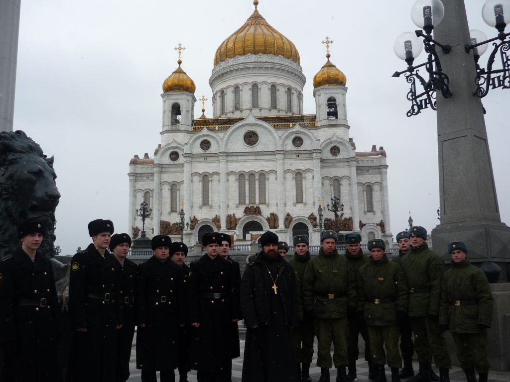 Русский солдат в храме