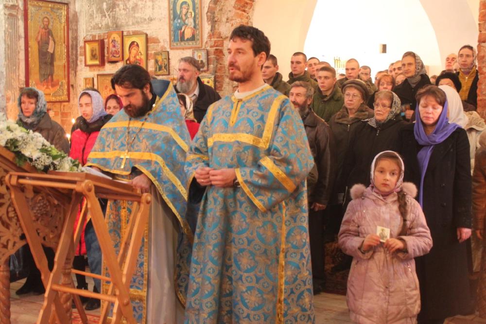 Празднование Казанской иконе Божией Матери