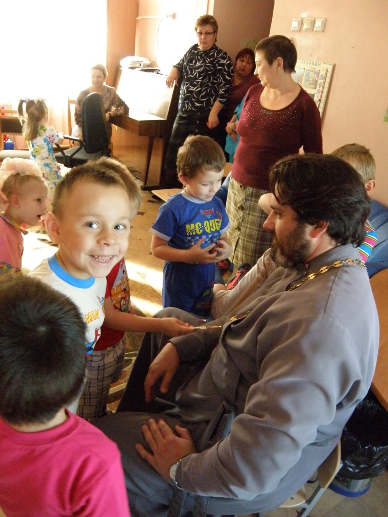 "Согреем детские сердца"