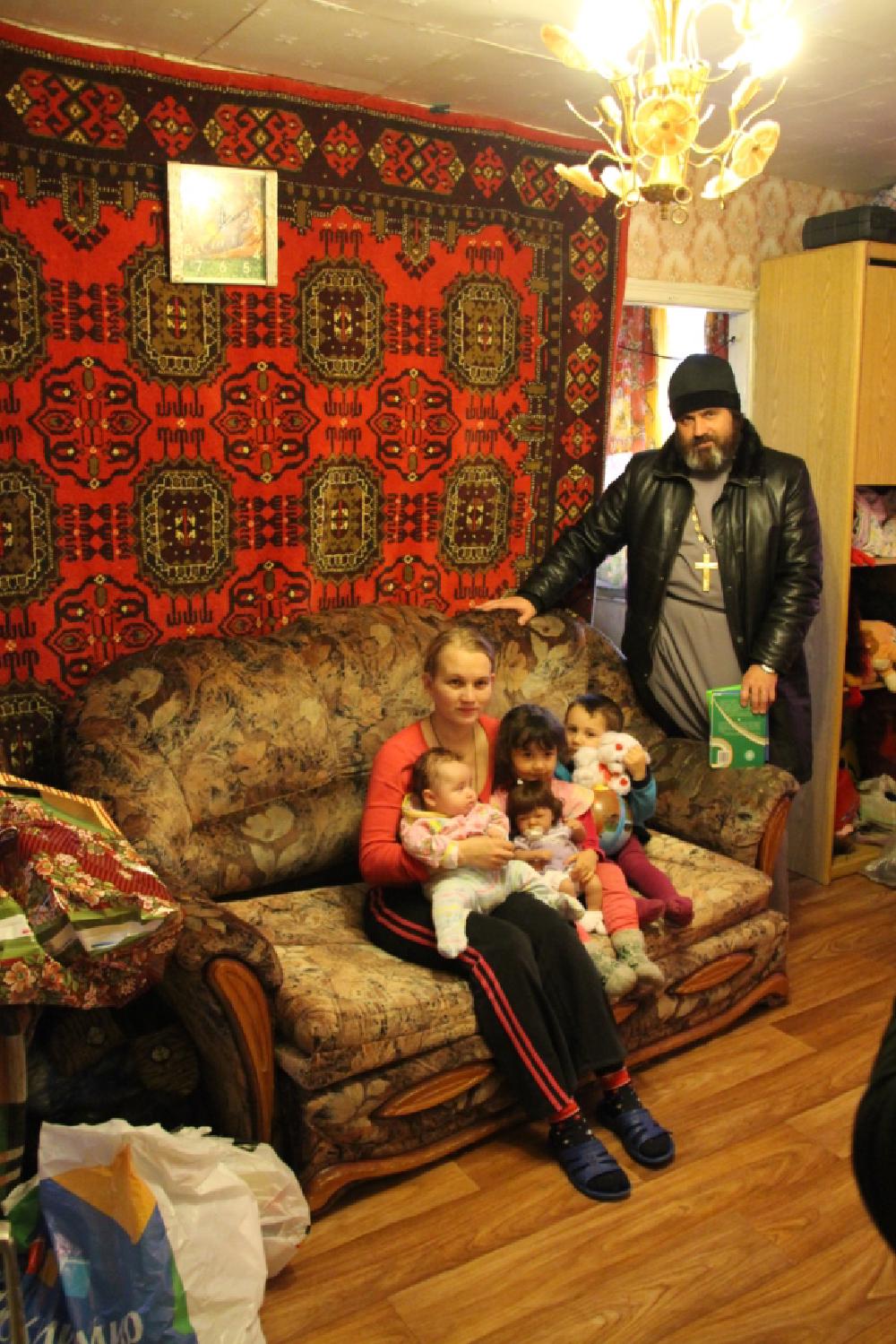 Согреем детские сердца