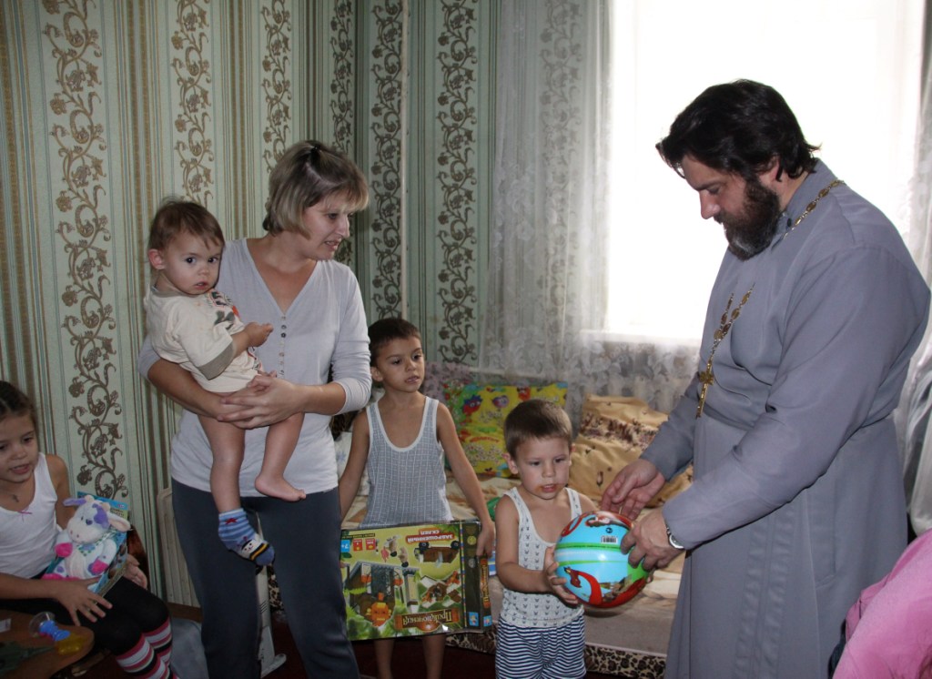 Согреем детские сердца