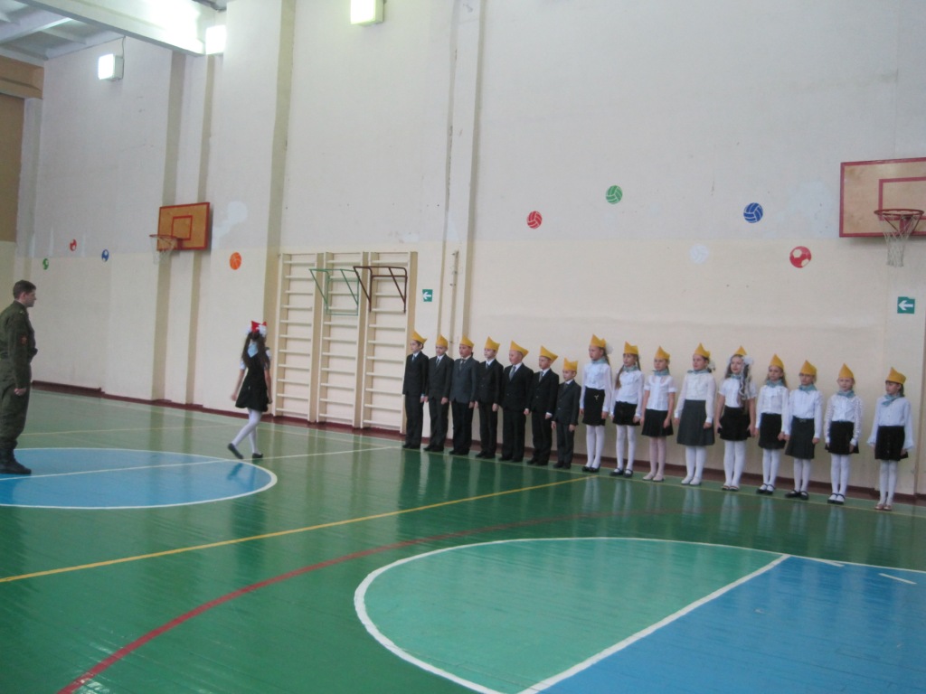 Школьный смотр строя и песни